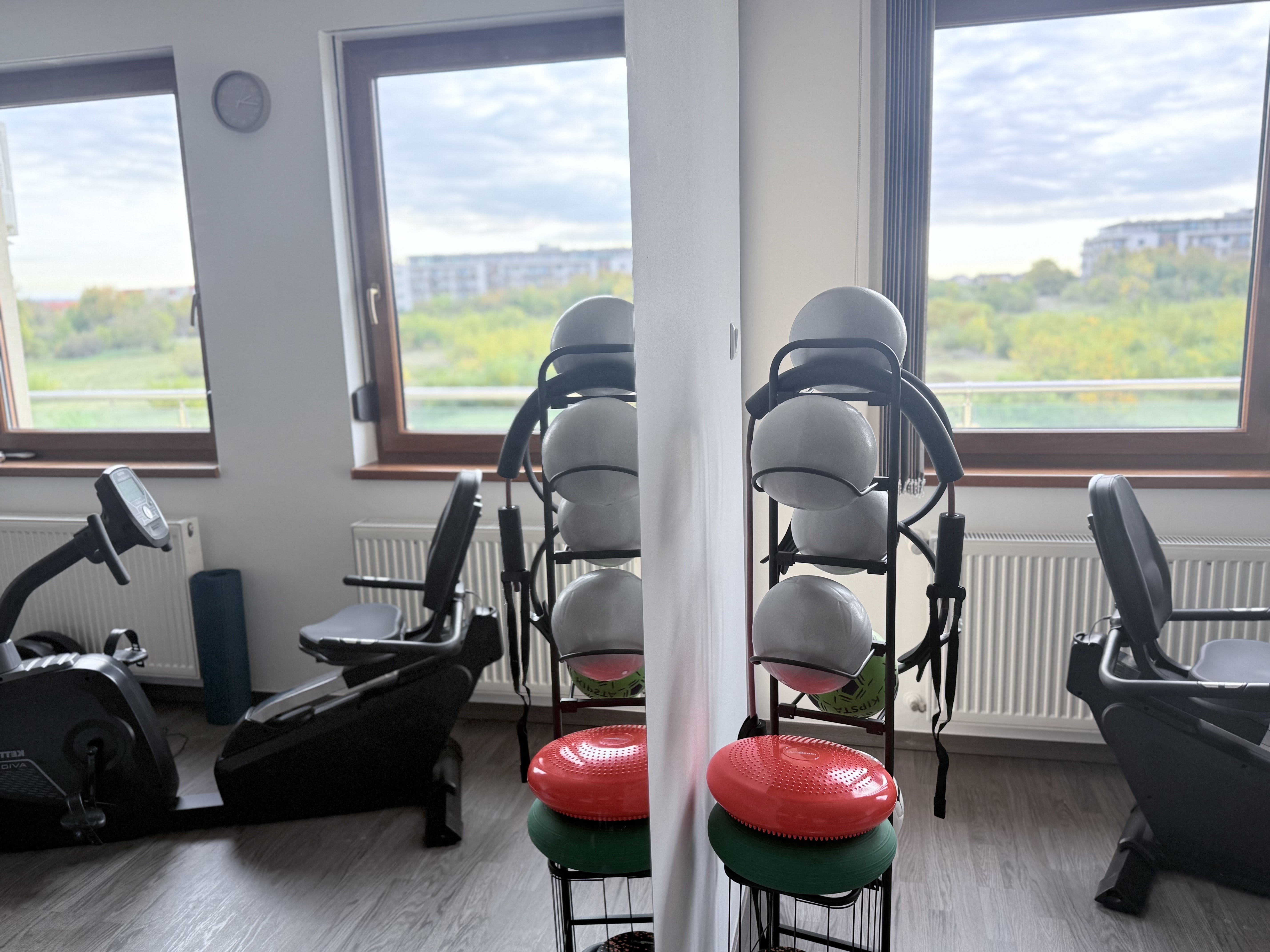 ReStart Physio gyógytorna rendelő Győr – modern kezelőhelyiség gyönyörű kilátással